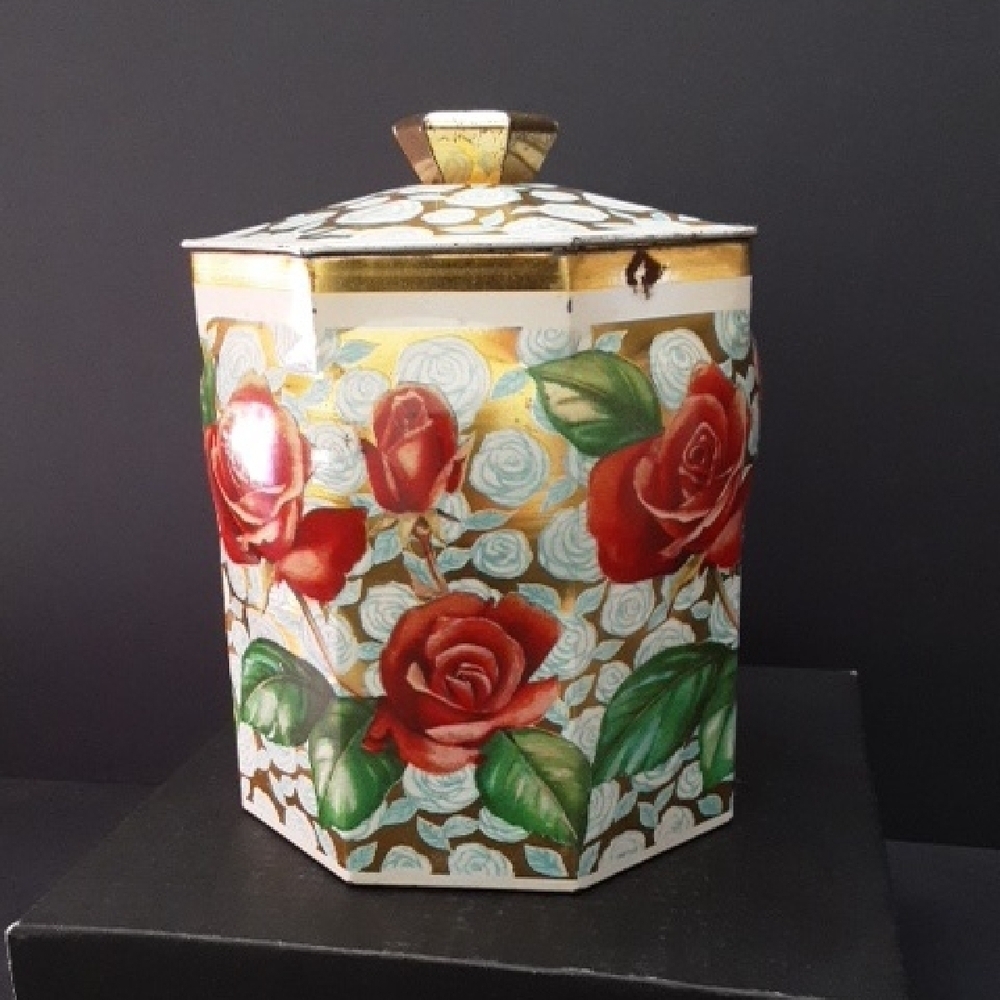 VGT,8 Sided Floral Toffee Tin Container with Lid.